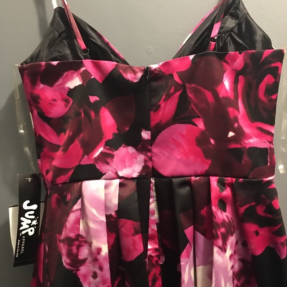 Dress - Picture 2 of 7